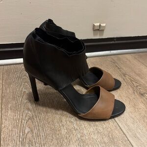 Vince Stephanie Cuff Ratt/Black Leather High Heel Sandals Size 7